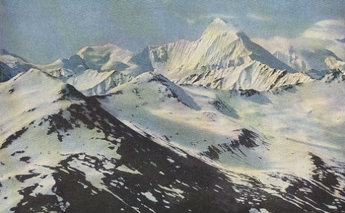 贡嘎山主峰