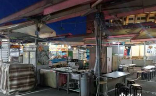 惨淡经营的夜市老店