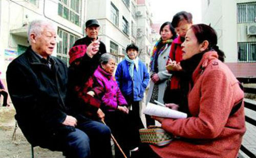 着力解决人民群众关心的热点